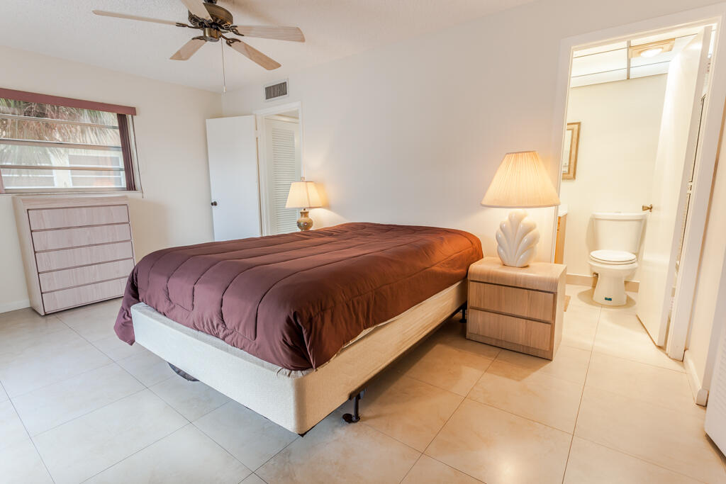 479 Normandy Lane Delray Beach, FL 33484 - Photo 17 of 31 Hunt-131