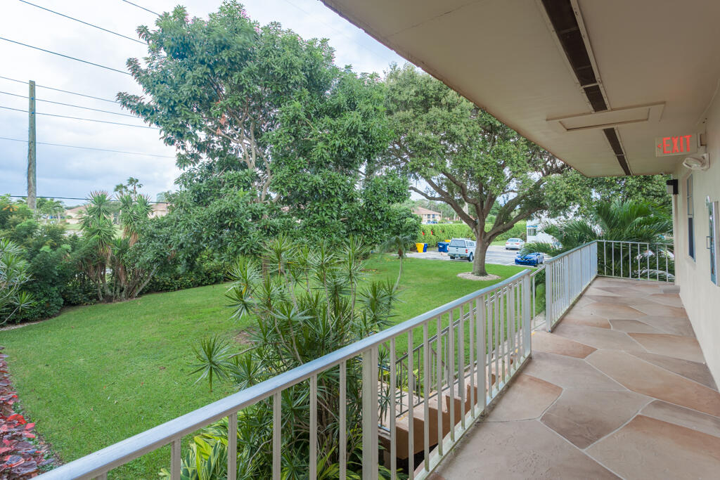 479 Normandy Lane Delray Beach, FL 33484 - Photo 2 of 31 Hunt-118