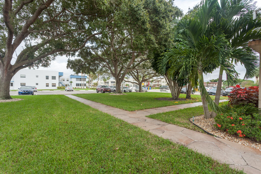 479 Normandy Lane Delray Beach, FL 33484 - Photo 4 of 31 Hunt-116