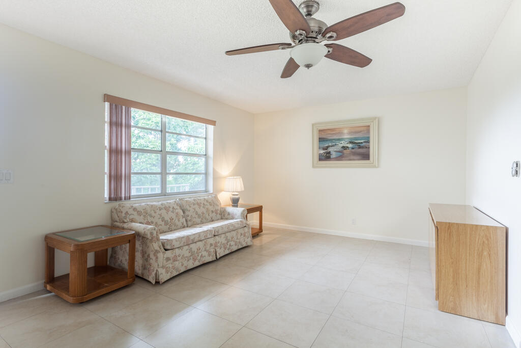 479 Normandy Lane Delray Beach, FL 33484 - Photo 5 of 31 Hunt-119