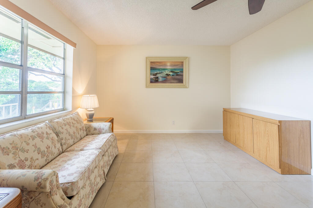 479 Normandy Lane Delray Beach, FL 33484 - Photo 7 of 31 Hunt-121