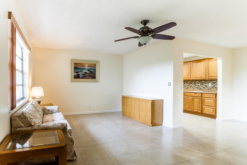 479 Normandy Lane Delray Beach, FL 33484 - Photo 8 of 31 Hunt-123
