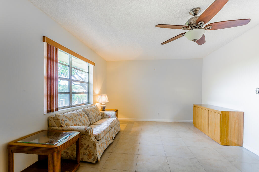 479 Normandy Lane Delray Beach, FL 33484 - Photo 9 of 31 Hunt-124