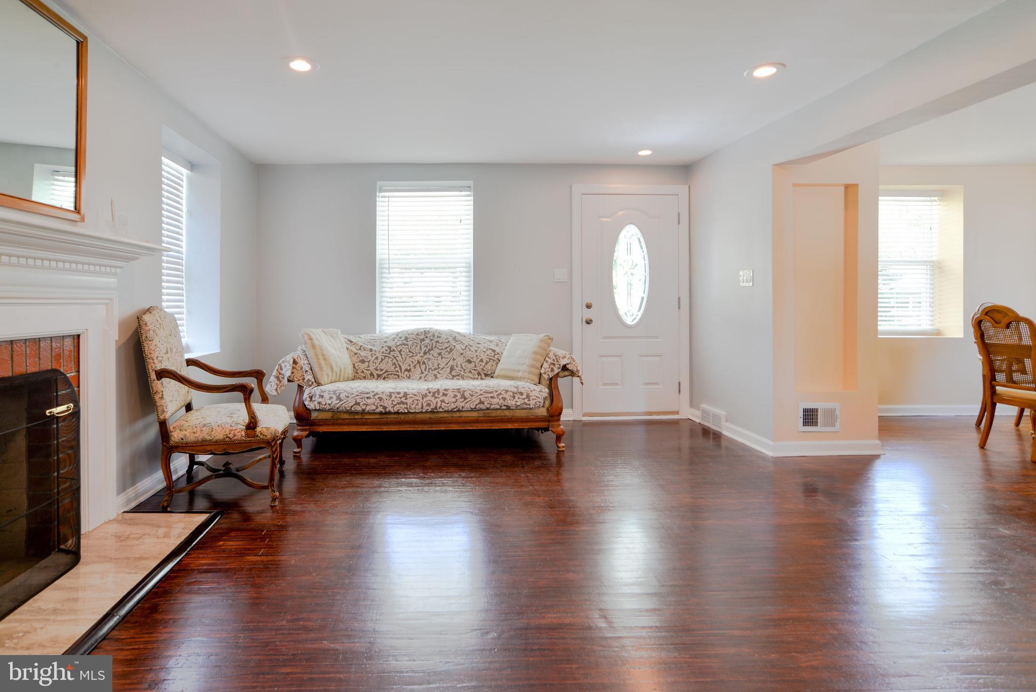 202 Fairhill Road Morton, PA 19070 - Photo 4 of 26 Family Room/ Living Room