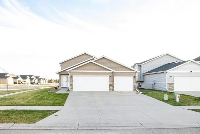 $394,900 | 3053 38th Avenue South, Moorhead, MN 56560