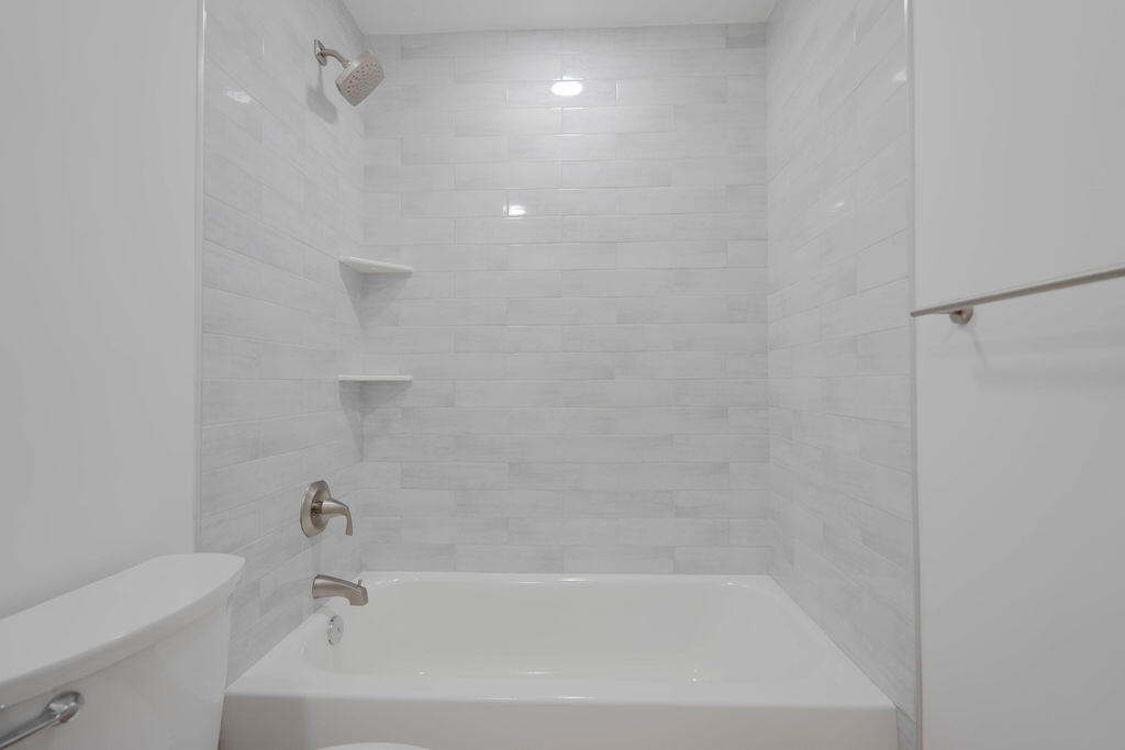 5710 Coach House Circle, Unit G Boca Raton, FL 33486 - Photo 21 of 24 DSC08407