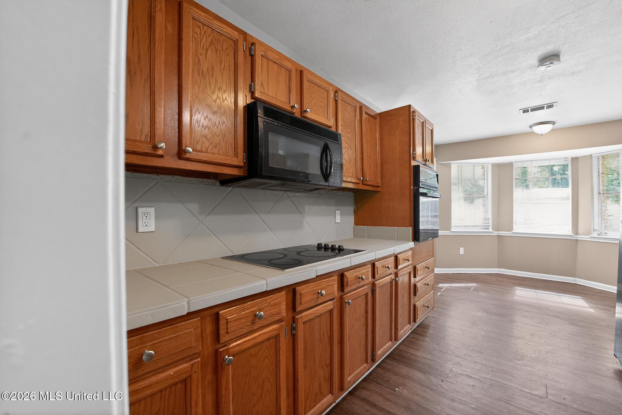 206 Valley Ridge Drive Jackson, MS 39206 - Photo 15 of 34 15_206_Valley_Ridge_Dr-Kitchen-8000