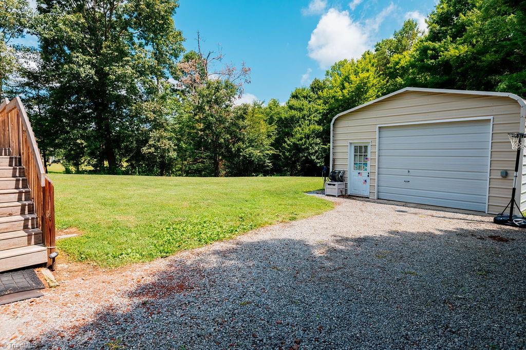 291 Lowe Road Madison, NC 27025 - Photo 3 of 24