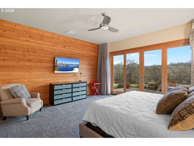 $1,099,000 | 230 Anderson Lane, Roseburg, OR 97470