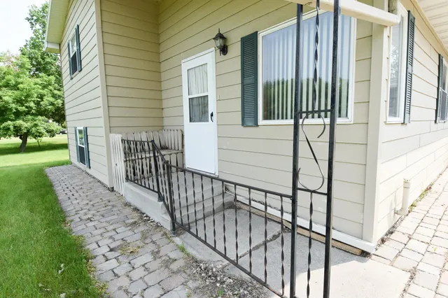 $255,000 | 21840 320th Avenue Northwest, Warren, MN 56762