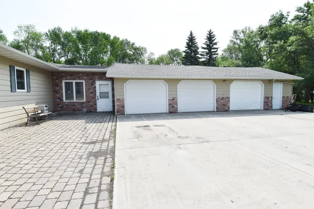 $255,000 | 21840 320th Avenue Northwest, Warren, MN 56762