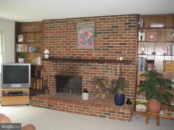 3424 Beret Lane Silver Spring, MD 20906 - Photo 6 of 25 Family Room
