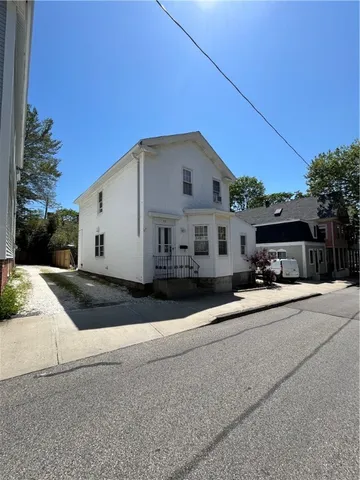 $10,000 | 33 Young Street, Newport, RI 02840