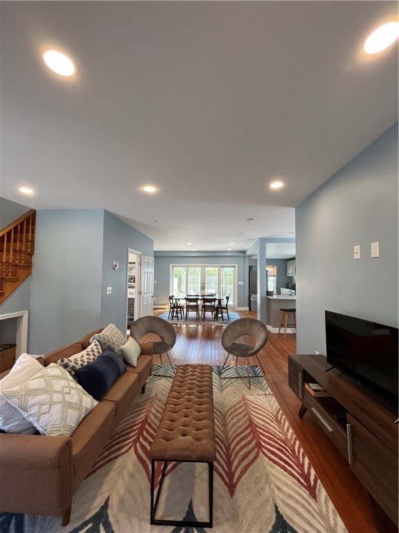 33 Young Street Newport, RI 02840 - Photo 3 of 29