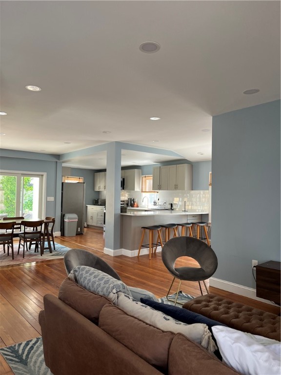 33 Young Street Newport, RI 02840 - Photo 5 of 29