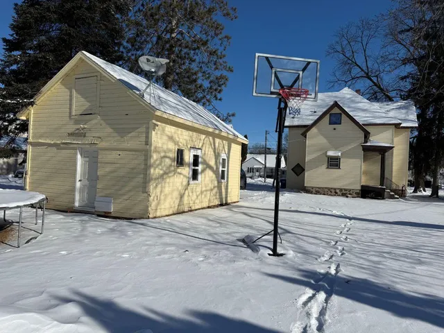 $160,900 | 709 North Main Street, Marion, WI 54950