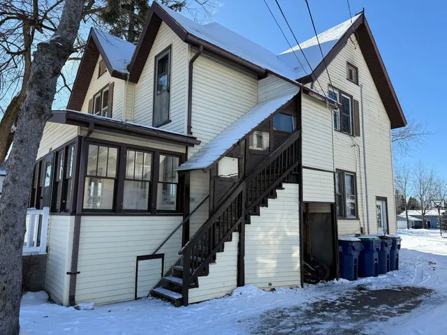 $160,900 | 709 North Main Street, Marion, WI 54950