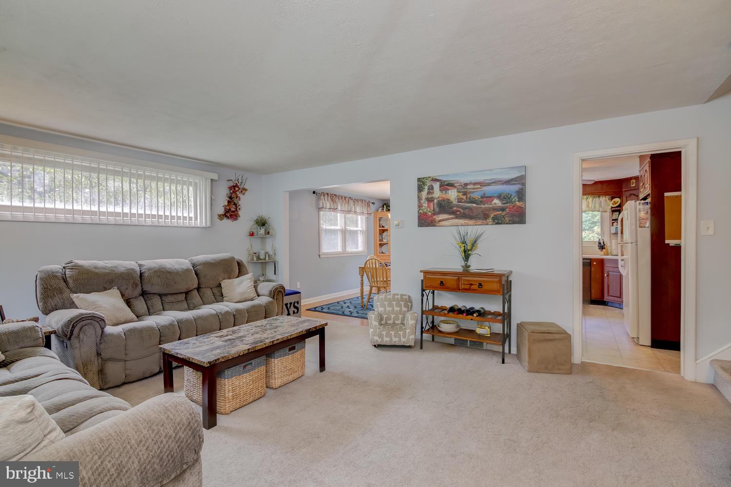 633 Evans Road Springfield, PA 19064 - Photo 3 of 28