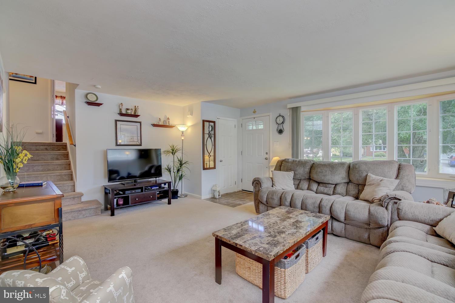 633 Evans Road Springfield, PA 19064 - Photo 4 of 28