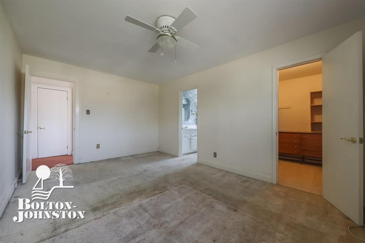 1175 Bishop Road Grosse Pointe, MI 48230 - Photo 29 of 53 31373555-28.JPG