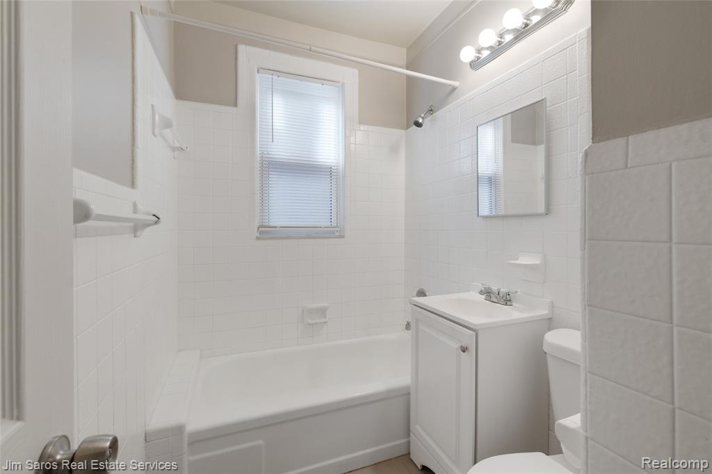 926-928 Nottingham Road Grosse Pointe Park, MI 48230 - Photo 32 of 51