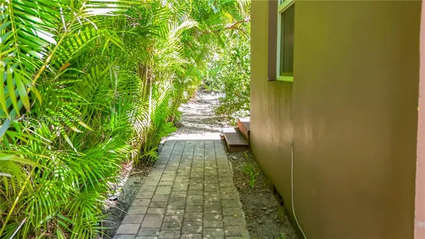 $6,000 | 1419 Northeast 4th Court, Fort Lauderdale, FL 33301
