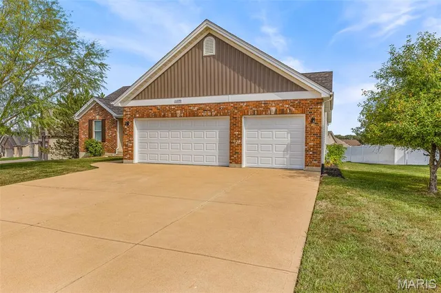 $409,900 | 1299 Riesling Lane, Pevely, MO 63070