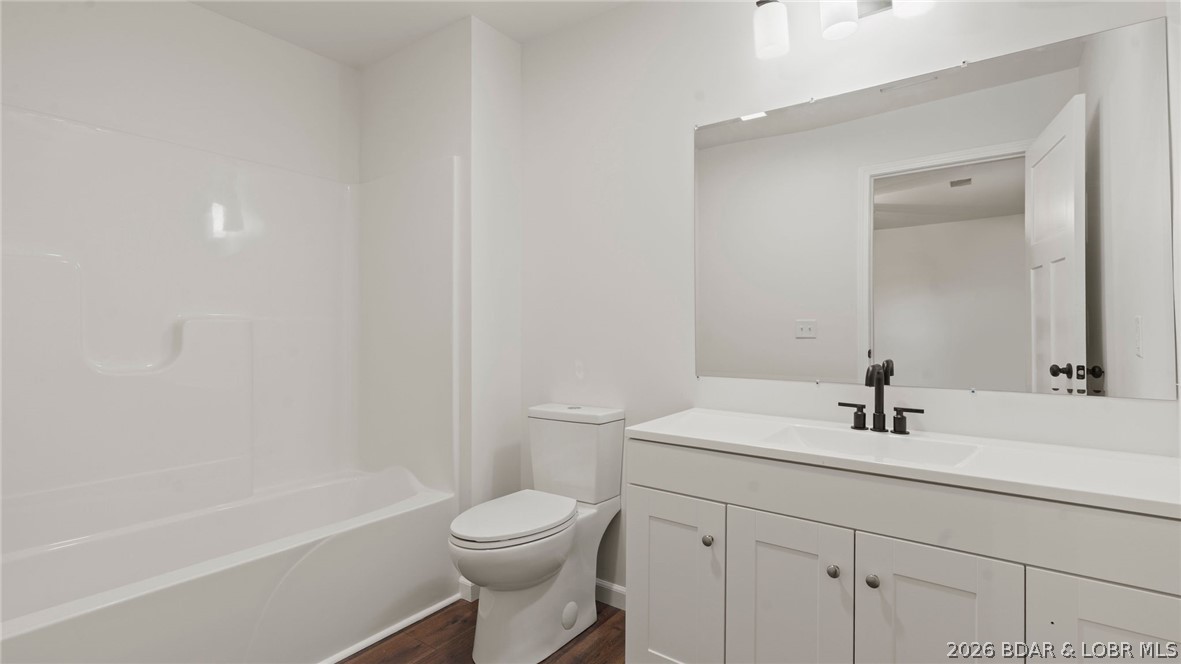 56 Walnut Court Eldon, MO 65026 - Photo 18 of 50 Master bath