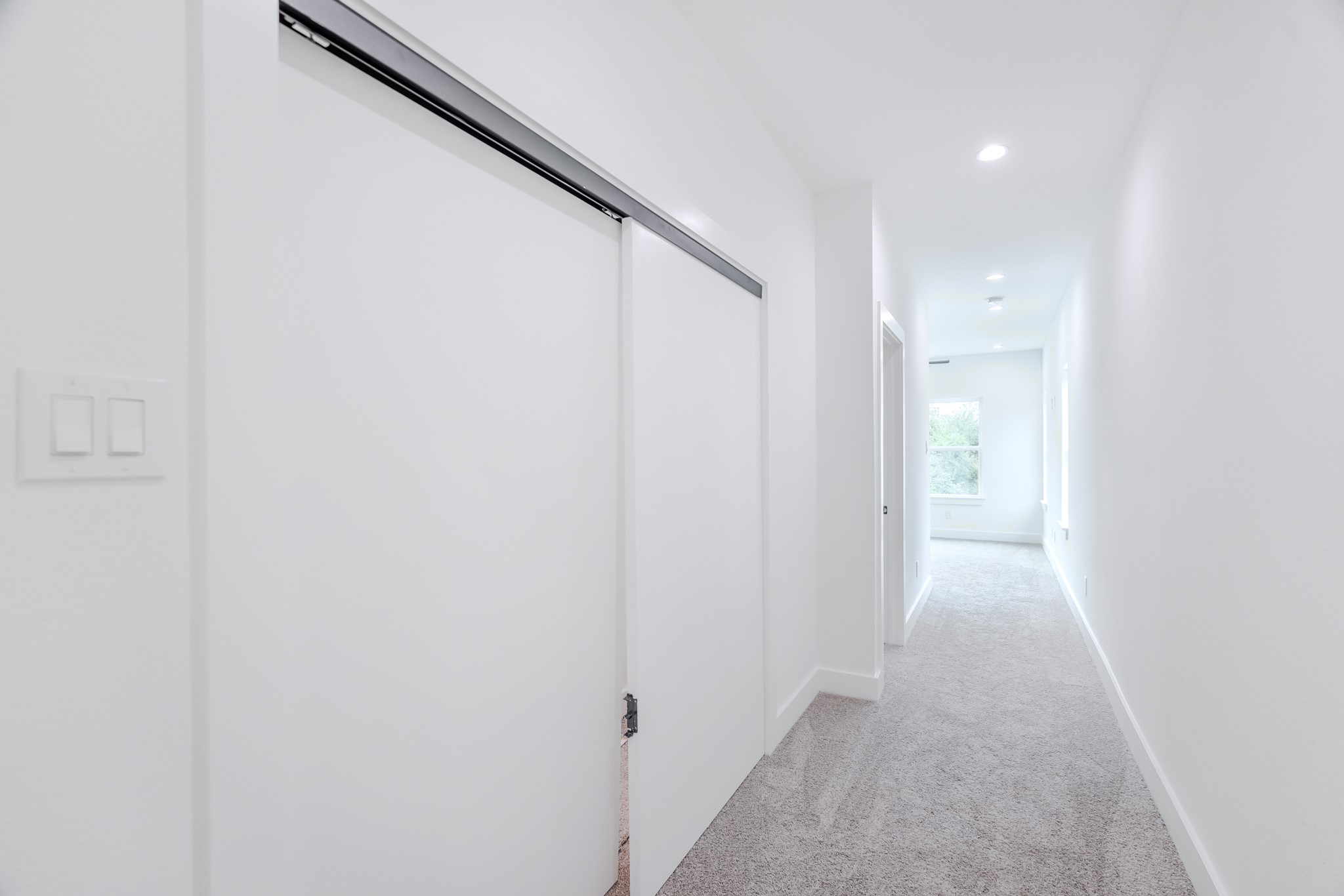 7903 Sunnyhill Street Houston, TX 77088 - Photo 19 of 33 a view of a hallway