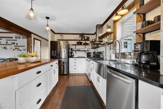 $3,600,000 | 76 Medbury Road, Greenfield, NY 12859