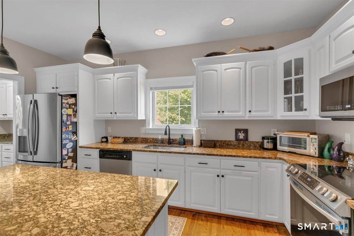2 Chapman Chase Windsor Locks, CT 06096 - Photo 8 of 40