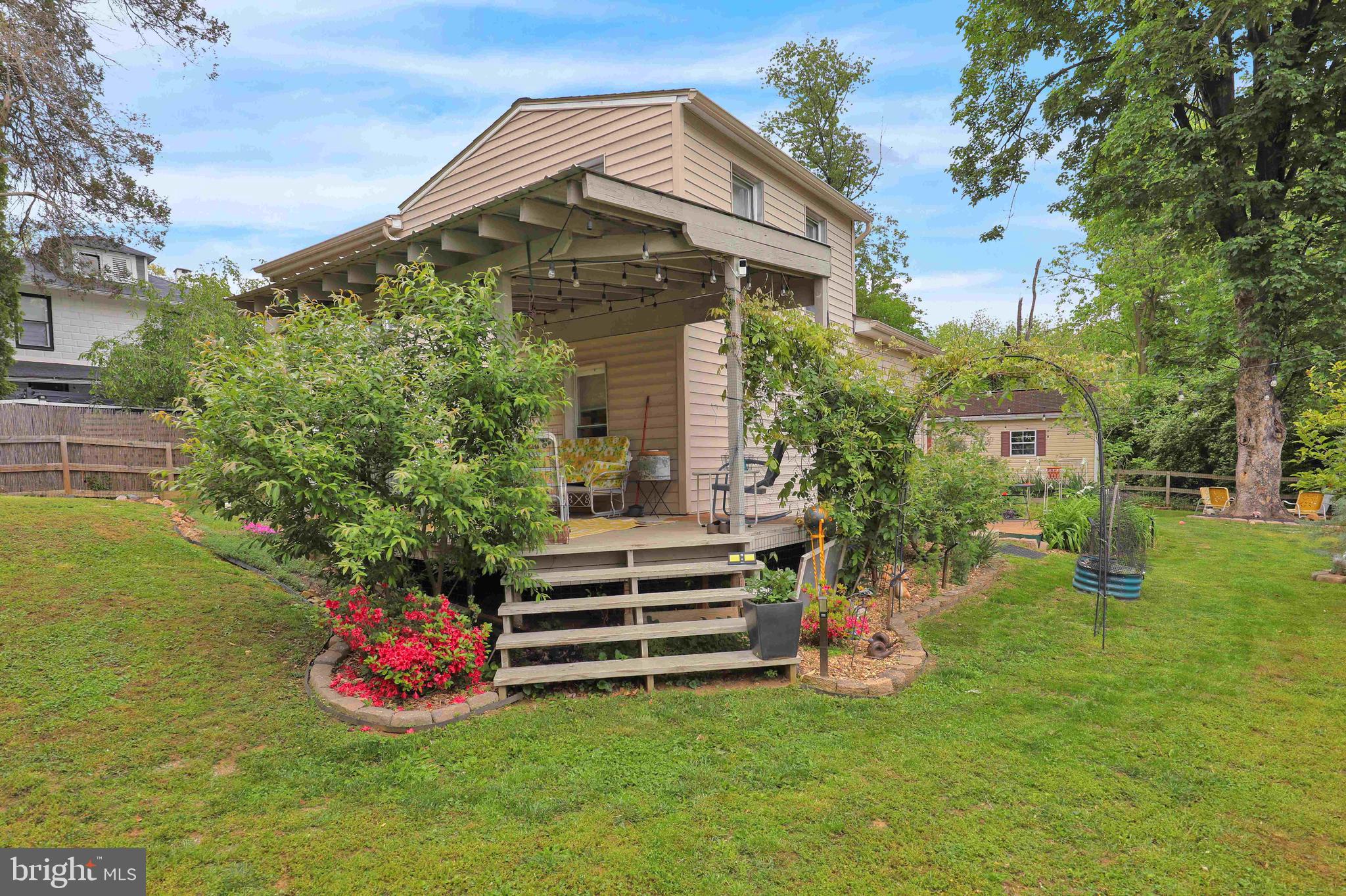2416 High Street Reading, PA 19605 - Photo 22 of 25 Lovely outdoor area