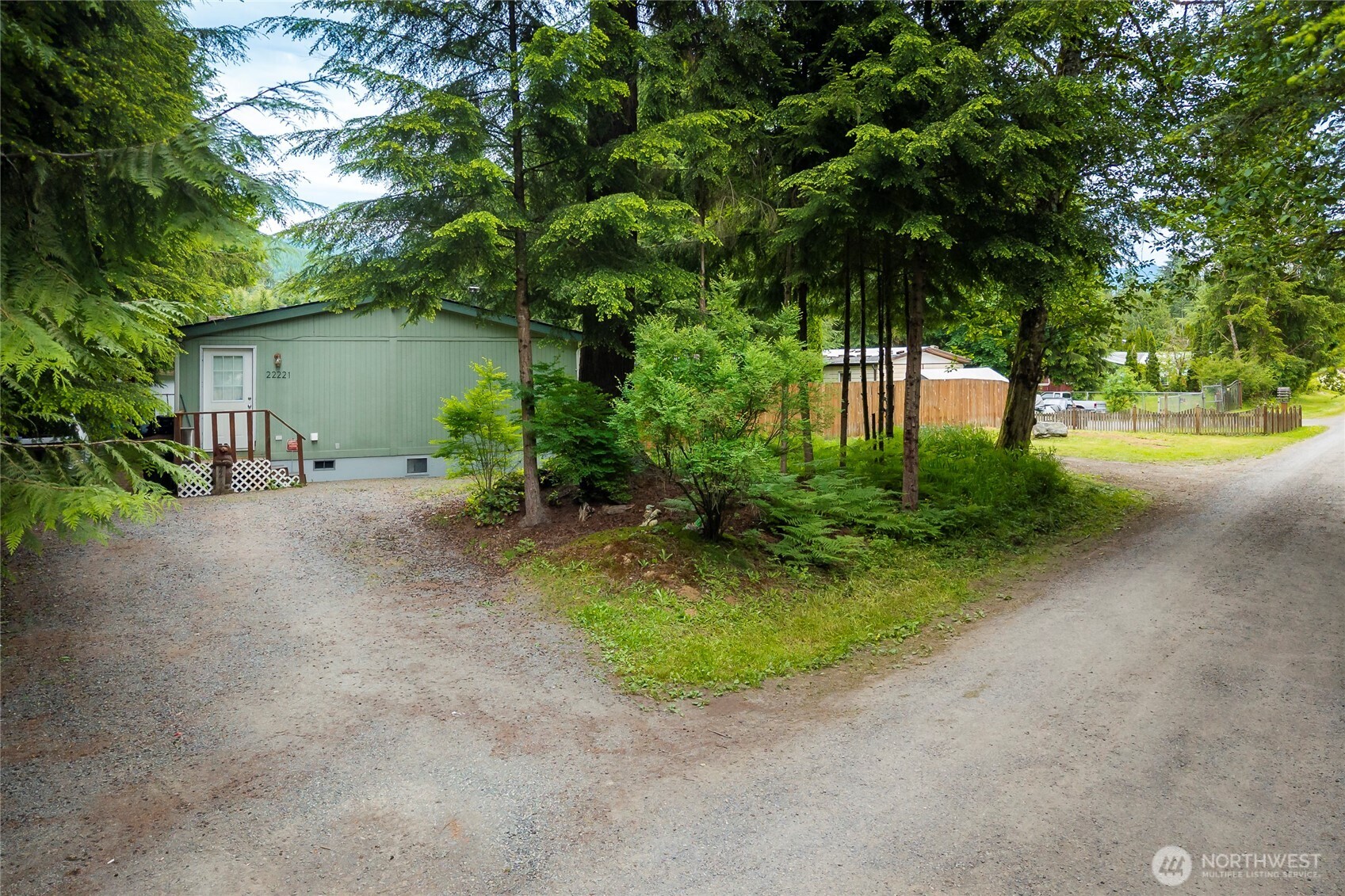 22221 South Forest Loop Road Granite Falls, WA 98252 - Photo 4 of 28