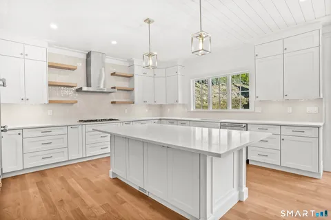 $3,649,000 | 20 Locust Hill Road, Darien, CT 06820