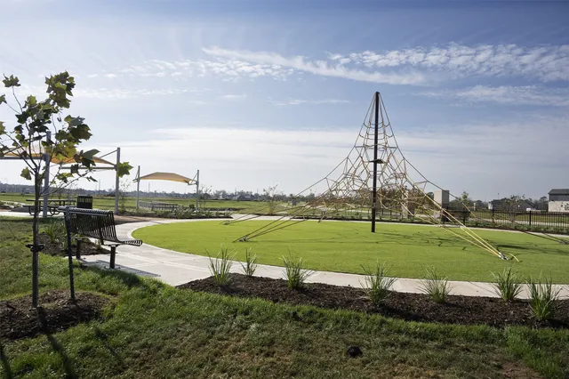 a view of multiple houses with a outdoor space