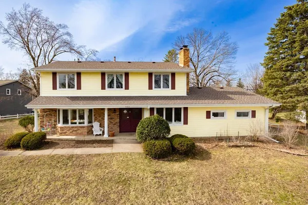 $824,999 | 5600 West 70th Street, Edina, MN 55439