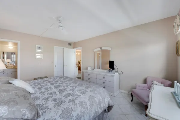 $2,300 | 20 Yacht Club Drive, Unit 312, North Palm Beach, FL 33408