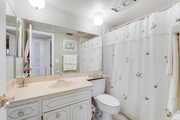 $2,300 | 20 Yacht Club Drive, Unit 312, North Palm Beach, FL 33408