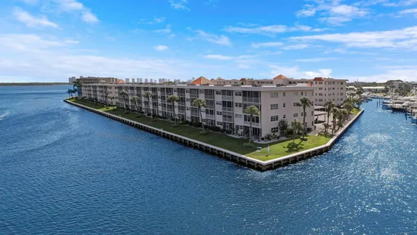 $2,300 | 20 Yacht Club Drive, Unit 312, North Palm Beach, FL 33408