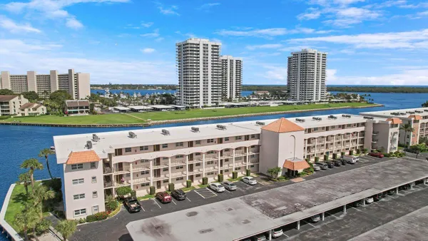 $2,300 | 20 Yacht Club Drive, Unit 312, North Palm Beach, FL 33408