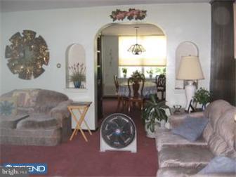 120 Ashton Road Upper Darby, PA 19082 - Photo 2 of 10 Living Room