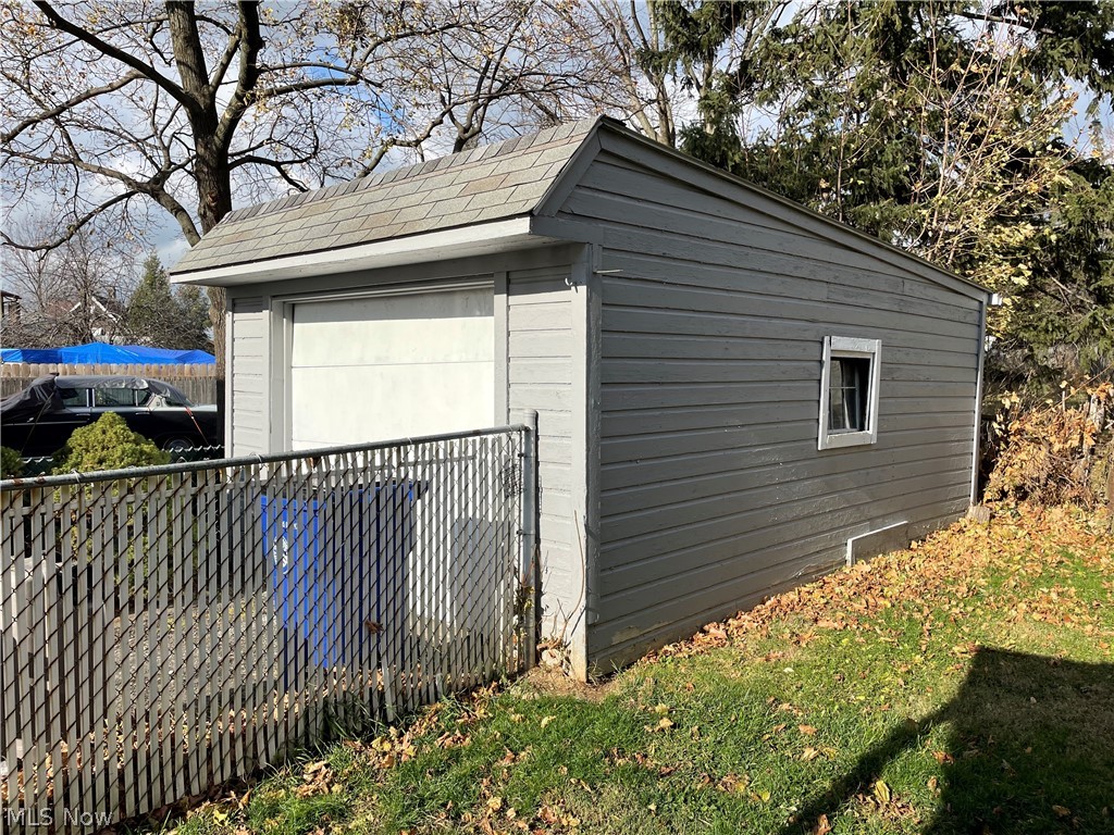 18317 Reese Road Cleveland, OH 44119 - Photo 5 of 24 Gallery Image 5