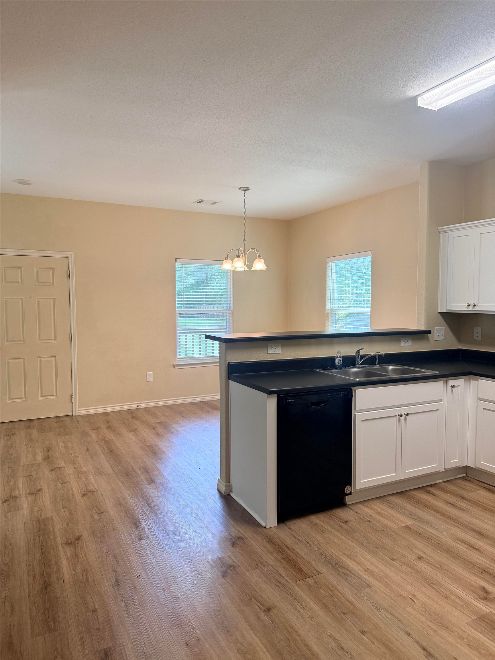 3795 Carter Road Vidor, TX 77662 - Photo 7 of 16 Gallery Image 7