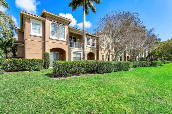 $449,000 | 4931 Bonsai Circle, Unit 201, Palm Beach Gardens, FL 33418