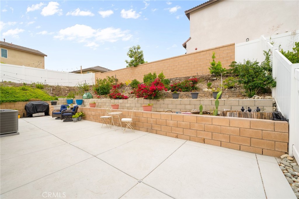 380 Havasu Way Rialto, CA 92377 - Photo 29 of 52