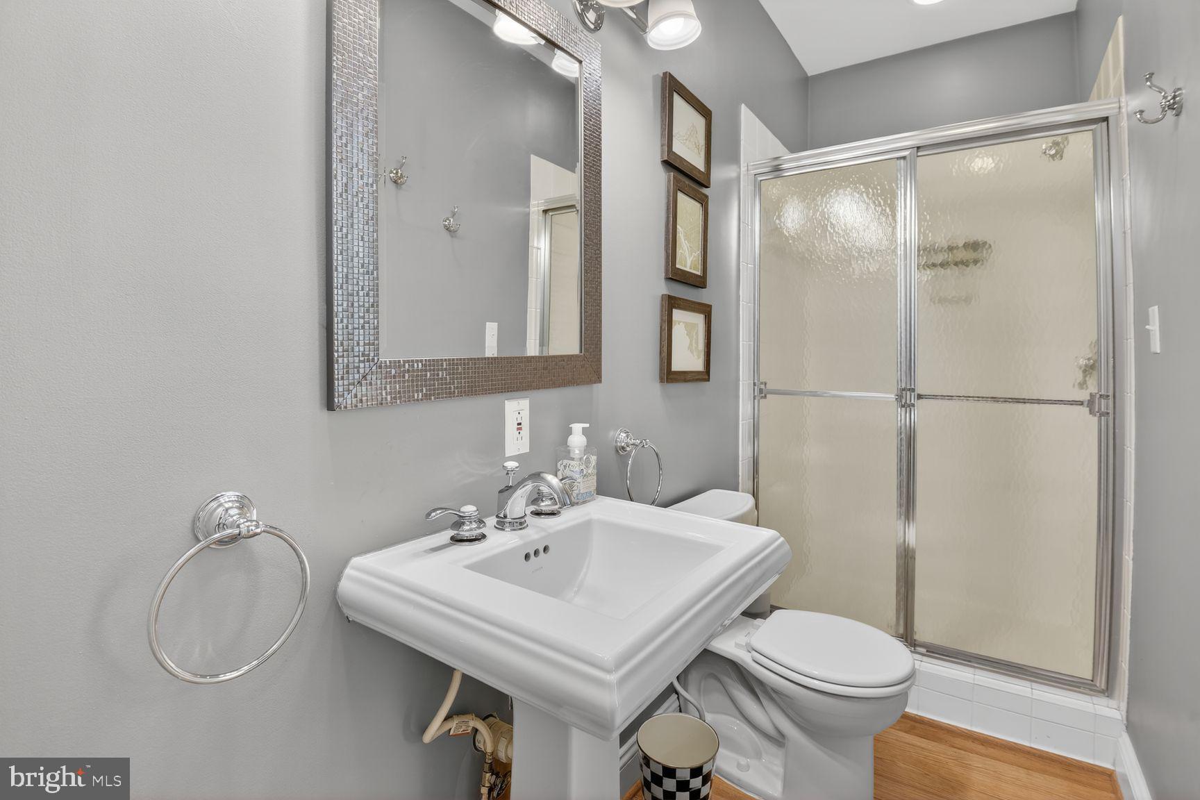 5909 Madawaska Road Bethesda, MD 20816 - Photo 31 of 49