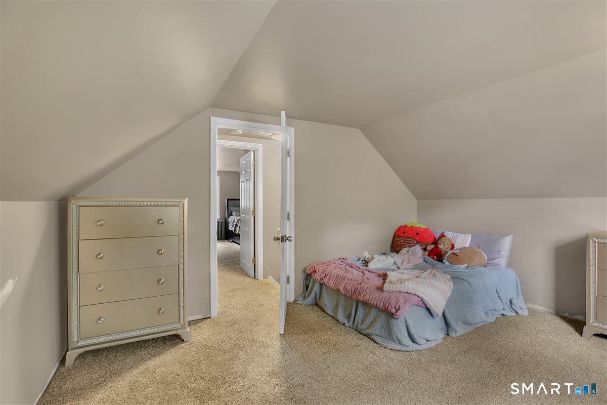 4 Robin Road Manchester, CT 06042 - Photo 17 of 24