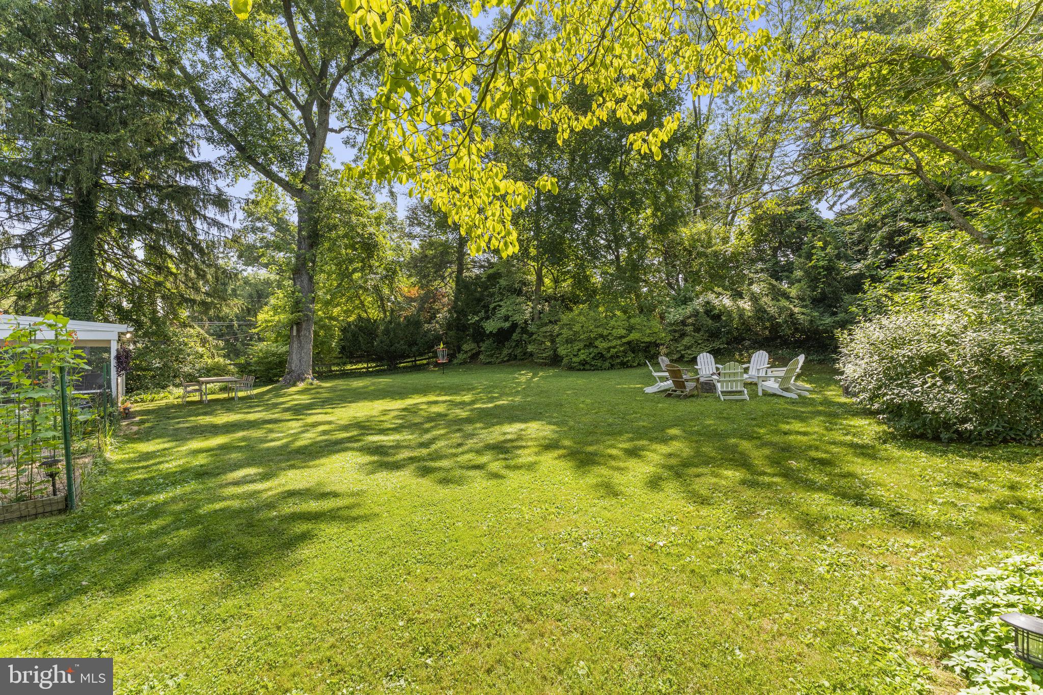 135 Beechwood Road Newtown Square, PA 19073 - Photo 28 of 31 Large level fenced in yard