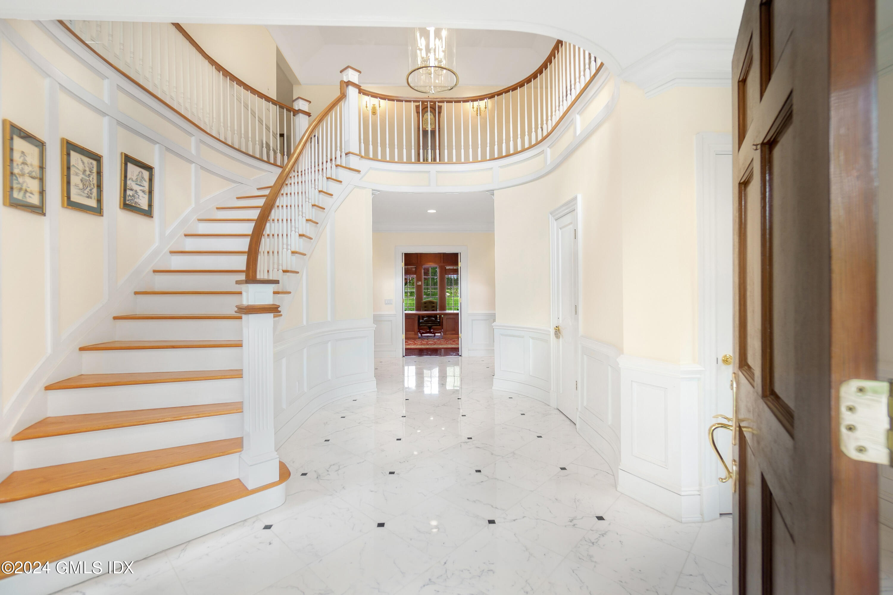 719 Ponus Ridge Road New Canaan, CT 06840 - Photo 2 of 38 a view of entryway
