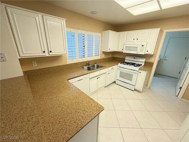 $2,200 | 8505 Gull Drive, Las Vegas, NV 89134